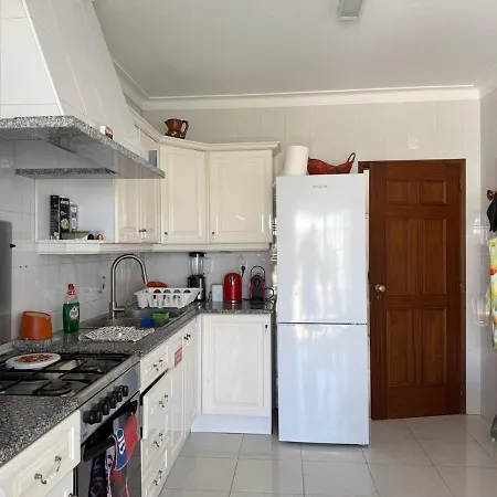 4-bedroom 15 Min To Albufeira, Pool&ac * Guia (Faro)